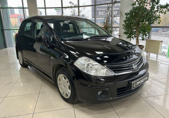 Подержанный автомобиль Nissan Tiida Hatchback 2010 года (3 фото)
