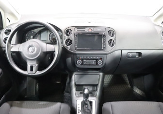 Подержанный автомобиль Volkswagen Golf Plus 2013 года (13 фото)