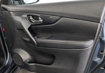 Подержанный автомобиль Nissan X-Trail 2016 года (25 фото)