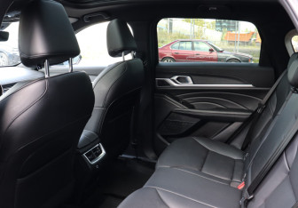 Подержанный автомобиль Haval F7 2024 года (12 фото)