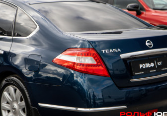 Подержанный автомобиль Nissan Teana 2008 года (17 фото)