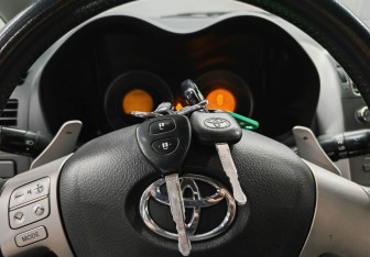 Подержанный автомобиль Toyota Auris Hatchback 2008 года (17 фото)