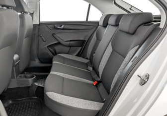 Подержанный автомобиль Skoda Rapid Liftback 2021 года (12 фото)