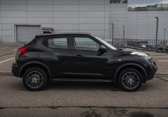 Подержанный автомобиль Nissan Juke 2014 года (4 фото)