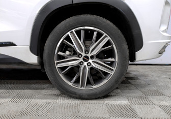 Подержанный автомобиль Exeed LX 2022 года (17 фото)