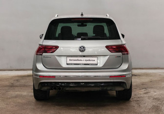 Подержанный автомобиль Volkswagen Tiguan 2018 года (6 фото)