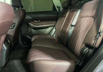 Подержанный автомобиль Soueast S09 2024 года (10 фото)