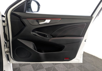 Подержанный автомобиль Kaiyi E5 2023 года (24 фото)