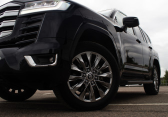Подержанный автомобиль Toyota Land Cruiser Suv 2023 года (31 фото)