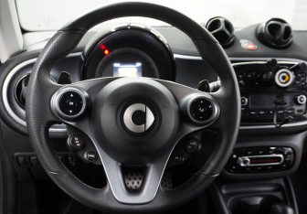 Подержанный автомобиль Smart Fortwo Hatchback 2018 года (10 фото)