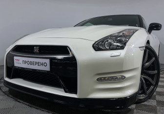 Подержанный автомобиль Nissan GT-R 2011 года (26 фото)