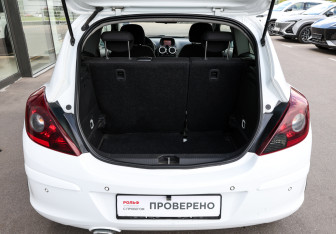 Подержанный автомобиль Opel Corsa 2013 года (9 фото)