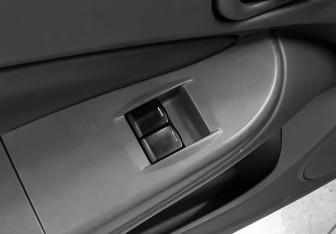 Подержанный автомобиль Nissan Almera Classic 2008 года (16 фото)