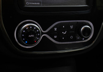 Подержанный автомобиль Renault Kaptur 2018 года (18 фото)