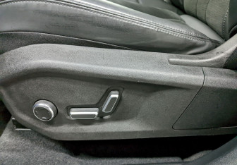 Подержанный автомобиль Geely Monjaro 2024 года (15 фото)