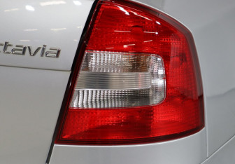 Подержанный автомобиль Skoda Octavia Liftback 2011 года (22 фото)