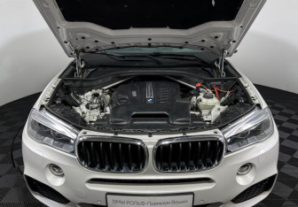 Подержанный автомобиль BMW X5 2017 года (10 фото)