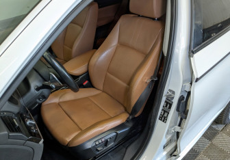 Подержанный автомобиль BMW X4 2015 года (19 фото)