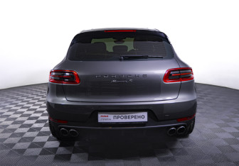 Подержанный автомобиль Porsche Macan 2017 года (6 фото)