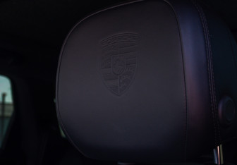 Подержанный автомобиль Porsche Cayenne 2020 года (18 фото)