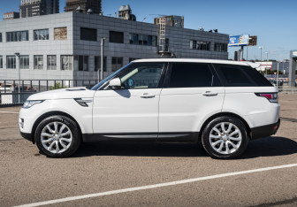 Подержанный автомобиль Land Rover Range Rover Sport 2014 года (8 фото)