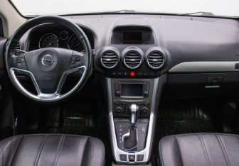 Подержанный автомобиль Opel Antara 2014 года (13 фото)