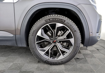 Подержанный автомобиль Volkswagen Teramont 2023 года (18 фото)