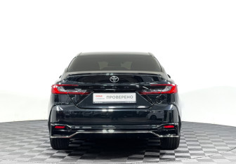 Подержанный автомобиль Toyota Camry Sedan 2024 года (6 фото)