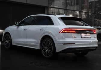 Подержанный автомобиль Audi Q8 2019 года (7 фото)