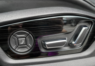 Подержанный автомобиль Audi Q8 2021 года (19 фото)