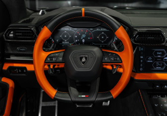 Подержанный автомобиль Lamborghini Urus 2025 года (15 фото)