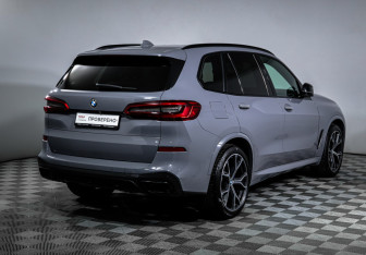 Подержанный автомобиль BMW X5 2018 года (5 фото)