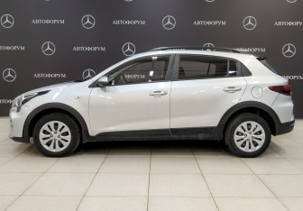 Подержанный автомобиль Kia Rio Hatchback 2021 года (8 фото)