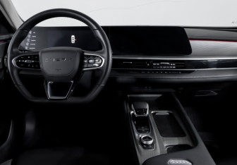 Подержанный автомобиль Chery Arrizo 8 2023 года (12 фото)