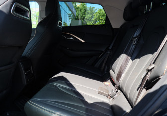 Подержанный автомобиль Omoda C5 2024 года (8 фото)