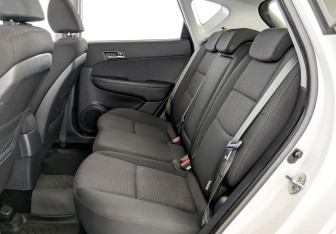 Подержанный автомобиль Hyundai i30 Hatchback 2011 года (12 фото)