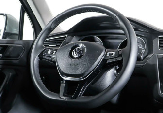Подержанный автомобиль Volkswagen Tiguan 2017 года (11 фото)
