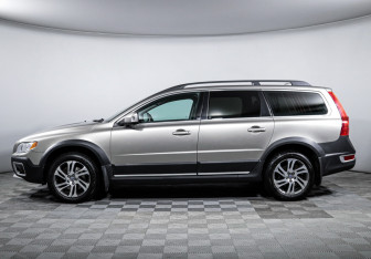 Подержанный автомобиль Volvo XC70 2012 года (8 фото)