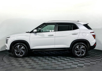Подержанный автомобиль Hyundai Creta 2022 года (8 фото)