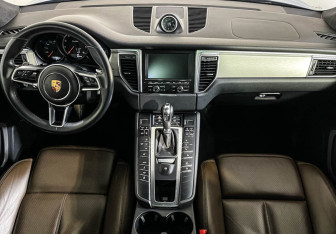 Подержанный автомобиль Porsche Macan 2014 года (12 фото)