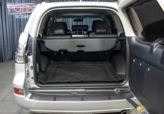 Подержанный автомобиль Lexus GX 2016 года (10 фото)