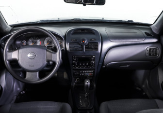 Подержанный автомобиль Nissan Almera Classic 2007 года (12 фото)