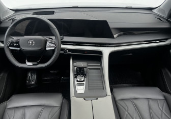 Подержанный автомобиль Changan CS75PLUS 2024 года (12 фото)