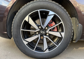 Подержанный автомобиль Kia Cerato Sedan 2009 года (9 фото)