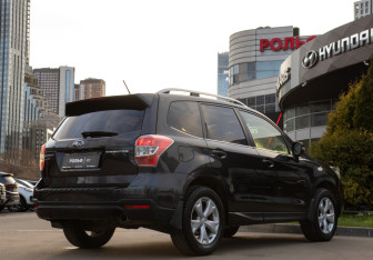 Подержанный автомобиль Subaru Forester Suv 2014 года (4 фото)