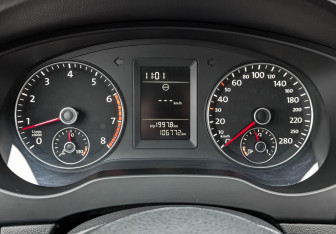 Подержанный автомобиль Volkswagen Jetta Sedan 2014 года (13 фото)