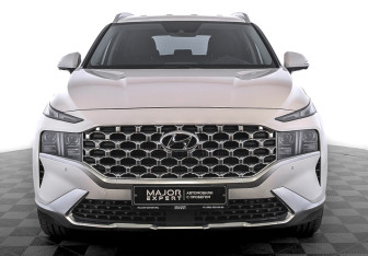Подержанный автомобиль Hyundai Santa Fe 2022 года (2 фото)
