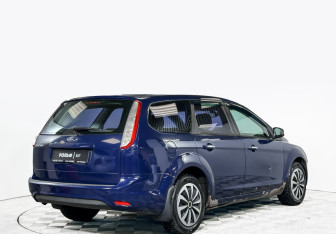 Подержанный автомобиль Ford Focus Wagon 2010 года (5 фото)