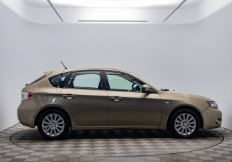 Подержанный автомобиль Subaru Impreza Hatchback 2008 года (4 фото)