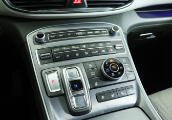 Подержанный автомобиль Hyundai Santa Fe 2021 года (22 фото)